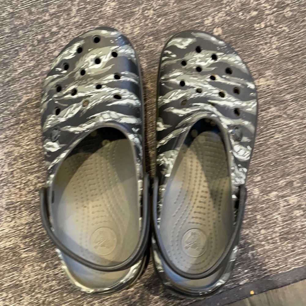Camouflage crocs used sz 10W M9